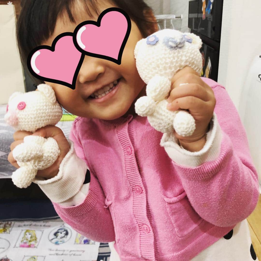 加藤夏希さんのインスタグラム写真 - (加藤夏希Instagram)「目のボタンを付けて… 満面の笑みで！！ 市販のクマのぬいぐるみの方が ぶっちゃけ絶対可愛いけどね😰  #一人手芸部 #かぎ編み楽しい #onzagirl #七夕ガール #2歳4ヶ月」11月25日 12時08分 - natsukikato_official