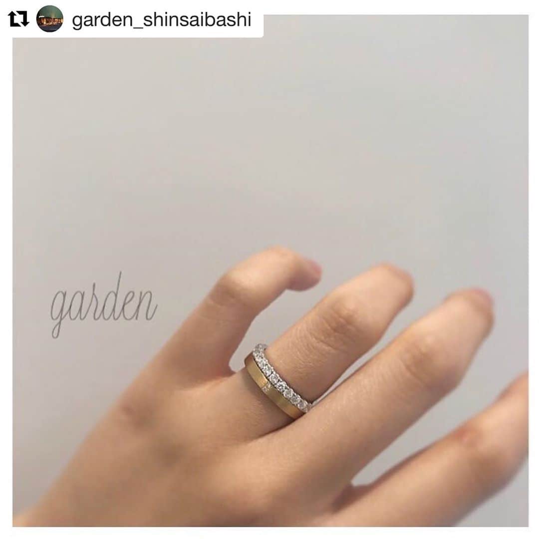のインスタグラム：「大阪の心斎橋にある結婚指輪・婚約指輪のショップgarden様にてHASUNAのリングを期間限定でお取り扱いいただいています✨ 関西の皆さまぜひお立ち寄りください😊 . #Repost @garden_shinsaibashi with @get_repost ・・・ HASUNAの結婚指輪とエタニティリングの重ね付け＊ いつも身につけるものだからこそ、シンプルなものを。 美しく洗練されたデザインの中でもダイヤモンドとゴールドが、 それぞれの個性を大切にするおふたりのこれからに寄り添います。 HASUNAのリングは12/17までの期間限定のお取り扱いとなっております😌 ぜひこの機会にお立ち寄りください♪ . #マリッジリング#結婚指輪 #エンゲージリング#婚約指輪#ハナコレ#ウエディングニュース#japan#大阪花嫁#プレ花嫁#marry花嫁#garden指輪#婚姻届#プレ花嫁#卒花嫁#指輪探し#2019春婚#関西花嫁#カップルフォト#weddingphotography#2019夏婚#プロポーズ#お洒落さんと繋がりたい#日本中のプレ花嫁さんと繋がりたい#marryxoxo#心斎橋#HASUNA#garden心斎橋#結婚式」