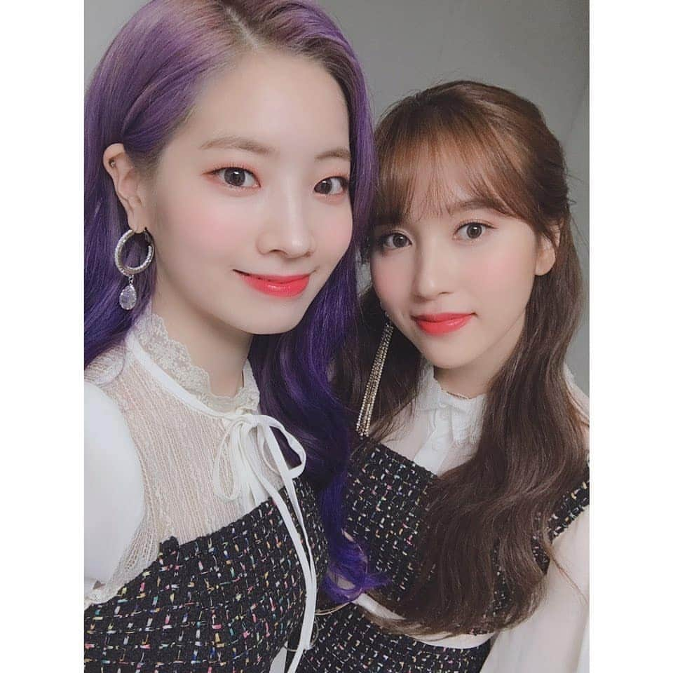 TWICEさんのインスタグラム写真 - (TWICEInstagram)「우리 원스와 함께라서 즐거웠던 YoY활동😍 오늘도 고마웠어요 잘자요 안녕 #👌or👌」11月25日 23時43分 - twicetagram