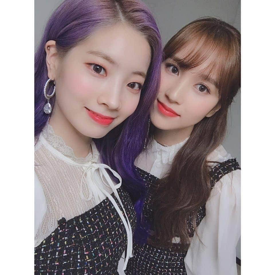 TWICEさんのインスタグラム写真 - (TWICEInstagram)「우리 원스와 함께라서 즐거웠던 YoY활동😍 오늘도 고마웠어요 잘자요 안녕 #👌or👌」11月25日 23時43分 - twicetagram