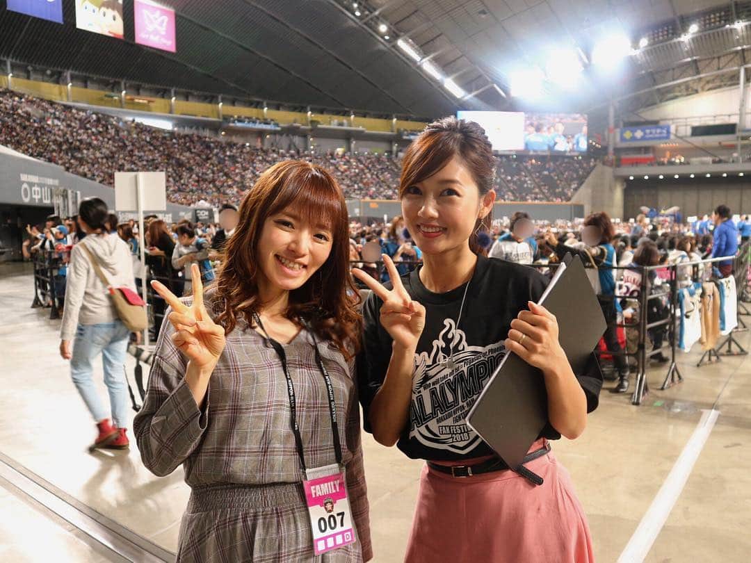 のインスタグラム：「ハロプロで一緒だった三好ちゃんと 同じくMCをして頂いていた八幡さんと. . ありがとうございました！ . 久しぶりに会えて嬉しかった～(*´︶`*)♡」