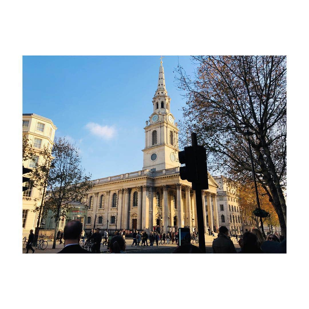 廣瀬茜さんのインスタグラム写真 - (廣瀬茜Instagram)「ロンドン観光🇬🇧💓 #コヴェントガーデン #nationalgallery #trafalgarsquare #london」11月26日 0時34分 - akane_bandmaid