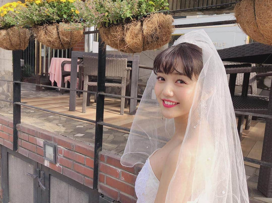 松川菜々花さんのインスタグラム写真 - (松川菜々花Instagram)「評判だったので本日2回目のウェディング写真あげます👗  #ウェディング #ドレス #ウェディングドレス #グラビア #表参道」11月25日 16時13分 - matsukawa__nanaka