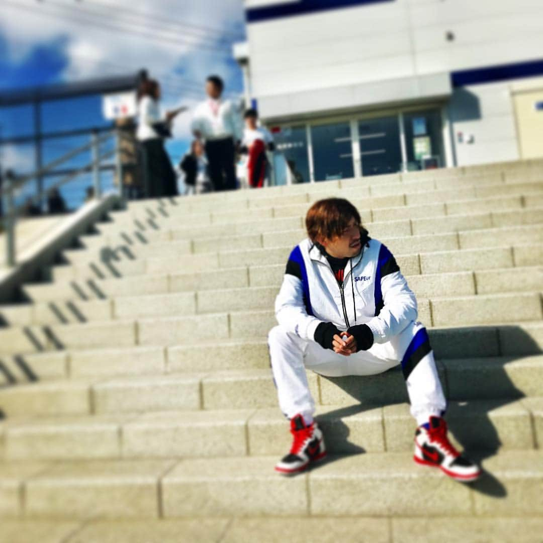 りんたろーさんのインスタグラム写真 - (りんたろーInstagram)「三郷市お笑い健康フェスタということで、@sapeur_official  さんのセットアップで スポーティーに仕上げさせてもろた whiteはだいぶエモい  #exit #お笑い芸人 #ネオ渋谷 #pctokyo #三郷市  #よしもと芸人 #マジ卍 #ゴッドタン  #ネタパレ #シューイチ #SAPEur #りんたろー #ルミネtheよしもと  #ネタ合わせ #バイブス #いとおかし  #MYOJO #おはスタ #漫才  #punyus #ネオチャラ #ルミネtheよしもと #三代目ファンと繋がりたい #exile_tribe  #にちようチャップリン #オシャレコーデ  #インスタ映えスポット #ootd💕 #お笑い好きな人と繋がりたい  #ファッション好きな人と繋がりたい」11月25日 16時17分 - rin_the_sky