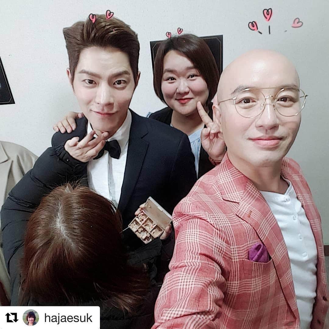 ホン・ジョンヒョンのインスタグラム：「촬영장 📷🎥」