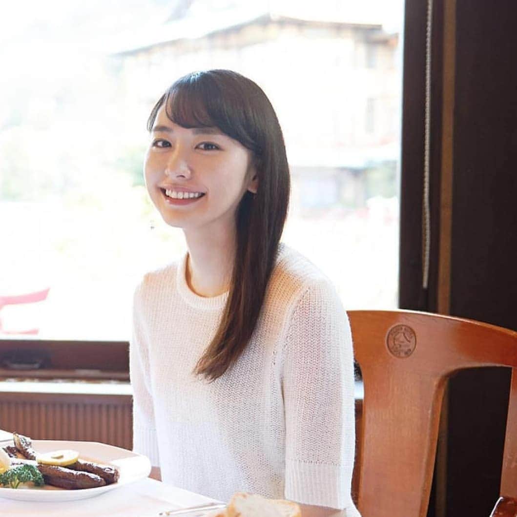 新垣結衣　ファンアカウントのインスタグラム：「前髪がふわってなってるのがかわいい❤ #新垣結衣#新垣結衣好きな人と繋がりたい」