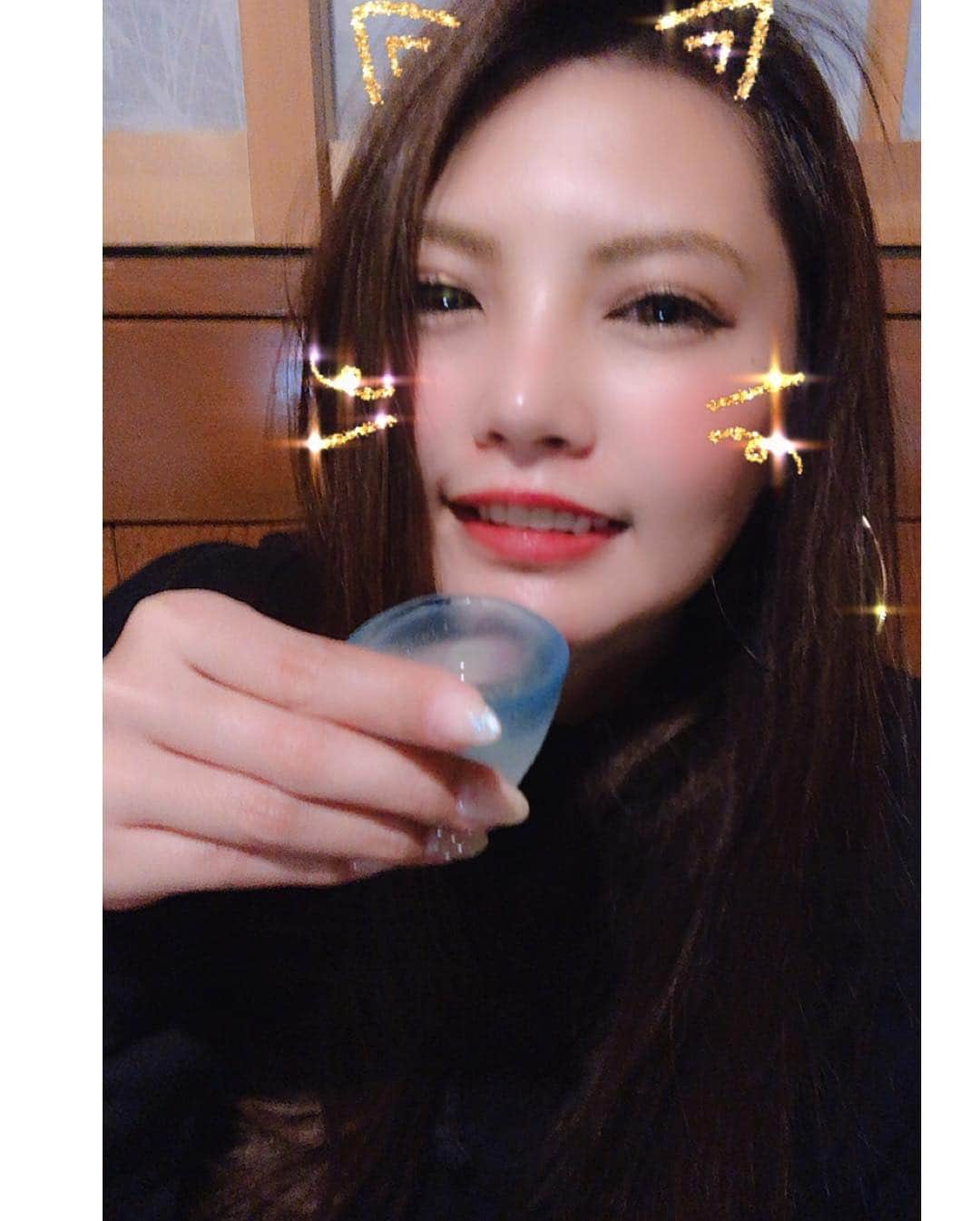 堀えりかさんのインスタグラム写真 - (堀えりかInstagram)「今日は紅葉見に行ったけどライトアップ終わってたよ🍁笑 . .  @okamebusu の旦那が出張の時はほとんど一緒におるわ🤣❤️ 今回の休みはほぼほぼあんな🤟 今月は姪っ子ちゃんより善ちゃん率のが高めだった🤣🤣🤣 . .  #地元 #大好き #友達 #off日 #ご飯」11月25日 21時06分 - xerikax143