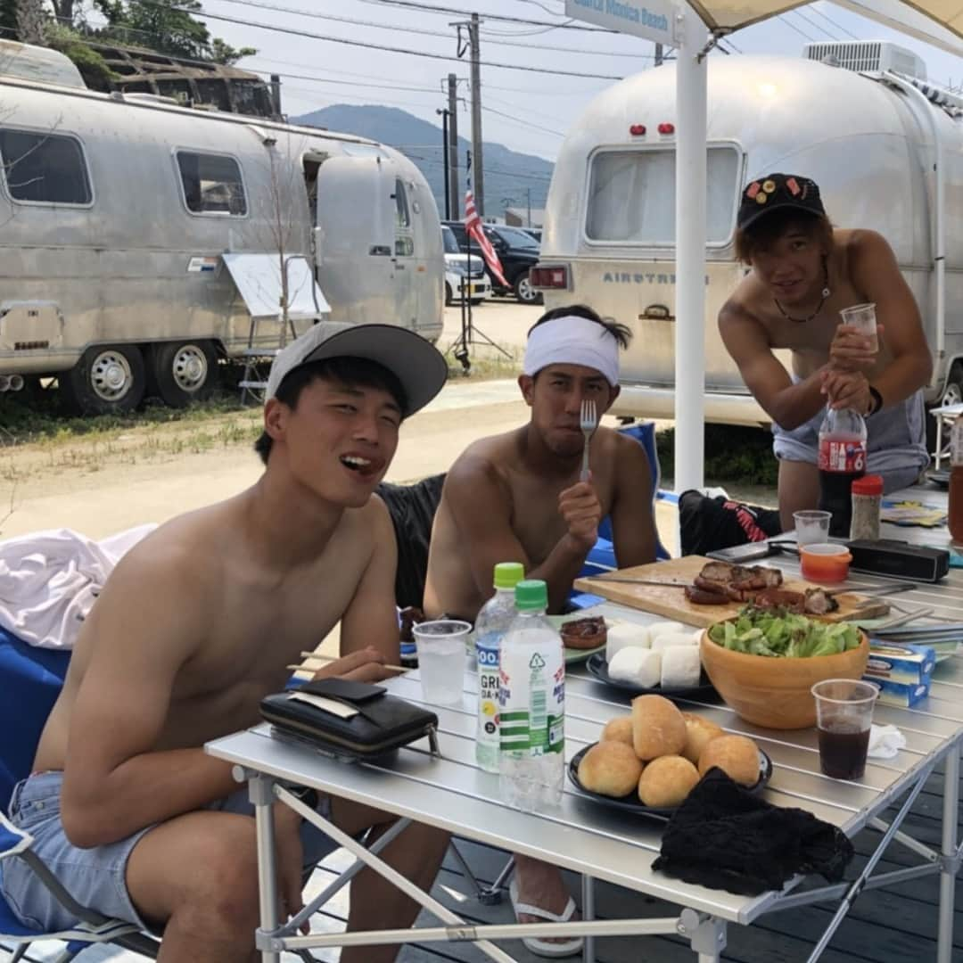 山ノ井拓己さんのインスタグラム写真 - (山ノ井拓己Instagram)「今更ですが2018年シーズンありがとうございました！ 今年も公式戦は1試合とまだまだ足りない部分も感じましたが成長も感じられたシーズンになりました。 来年はプロ3年目の年になります。 結果を出すシーズンにし上のレベルに成長出来るように頑張ります！ 来年も応援宜しくお願いします！ #アビスパ福岡 #2018年シーズン  #お疲れ様でした  #山ノ井拓己  #31」11月25日 21時14分 - takumi_yamanoi