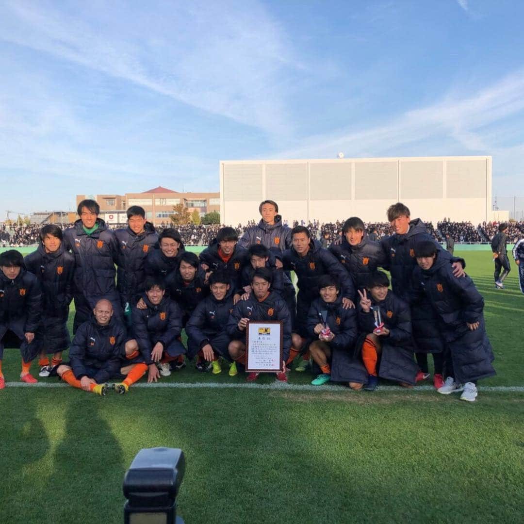 上田綺世のインスタグラム：「今季関東リーグが終わりました！ 来季こそは優勝したいです。 応援ありがとうございました。 また応援お願いします！ インカレ優勝しましょう！！ #関東リーグ #3位 #法政 #20 #2018.11.25」