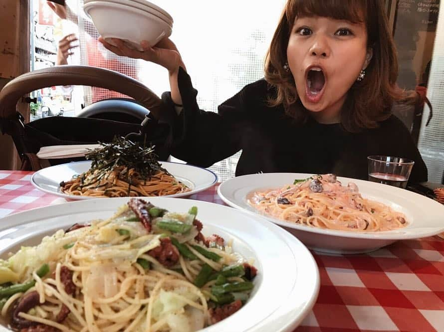 クロさんのインスタグラム写真 - (クロInstagram)「我が母校近くの絶品イタリアン「こむぎこ」へ🇮🇹 詳しくはブログに書きました✍🏽✍🏽✍🏽. . #行列のできる人気店 #大盛りパスタ #大学近くは思い出が詰まってて胸が痛くなる #私の青春 #クロリサ的ランチ #こむぎこ #東洋大学 #白山ランチ #lunch #lunchtime #スパゲティ #パスタ #絶品パスタ #大盛りパスタ」11月25日 22時24分 - kuro_risa