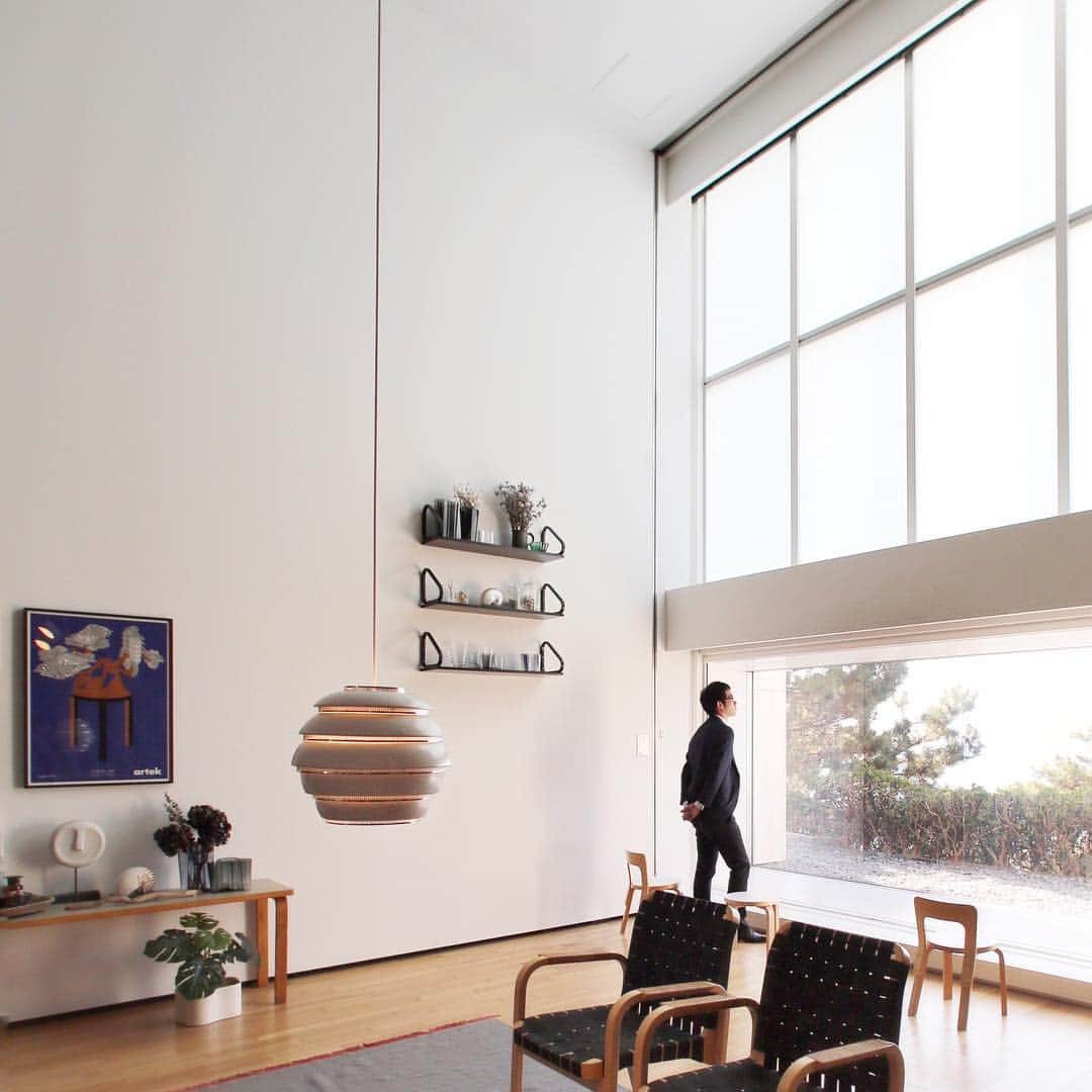 のインスタグラム：「* アルヴァ・アアルト-もうひとつの自然 Alvar Aalto - Second Nature  #アルヴァアアルト  #AlvarAalto  Taken with 📷Canon EOS 5D Mark Ⅲ 👓Canon EF14mm F2.8L USM 👓Canon EF50mm F1.4  #alvaraaltosecondnature #A331 #K65 #60stool #exhibition #architecture #archilovers #archdaily #archhunter #buildingstyles_gf #buildinglover #artek #アルテック #建築探偵」