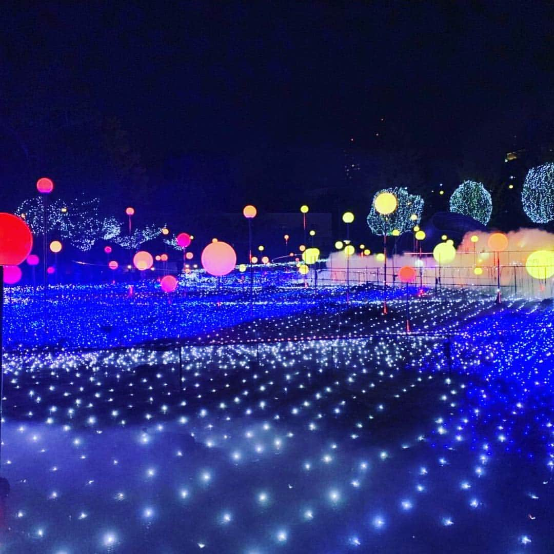 巻野わかばさんのインスタグラム写真 - (巻野わかばInstagram)「おはようございます☀  昨夜の夜ラン🏃‍♀️🎆 東京に来ていたともちゃんと💓  赤坂→神宮外苑→六本木のライトアップされたコースをイルミラン👯‍♀️w  楽しすぎて本当にあっという間でした☺️ 急坂が続く道を楽しそうに走りながら✨息を切らさず会話するともちゃんが 私の中ではなにより輝いてました😆❤️ 11月最後の週、今週も頑張りましょう☺️❣️ ストーリー見てくださりありがとうございます😊🙌 #nikeplus#running#training#nike#garmin#ナイキプラス#ランニング#ジョギング#夜ラン#イルミラン#六本木#神宮外苑いちょう並木」11月26日 9時03分 - _wakaba__