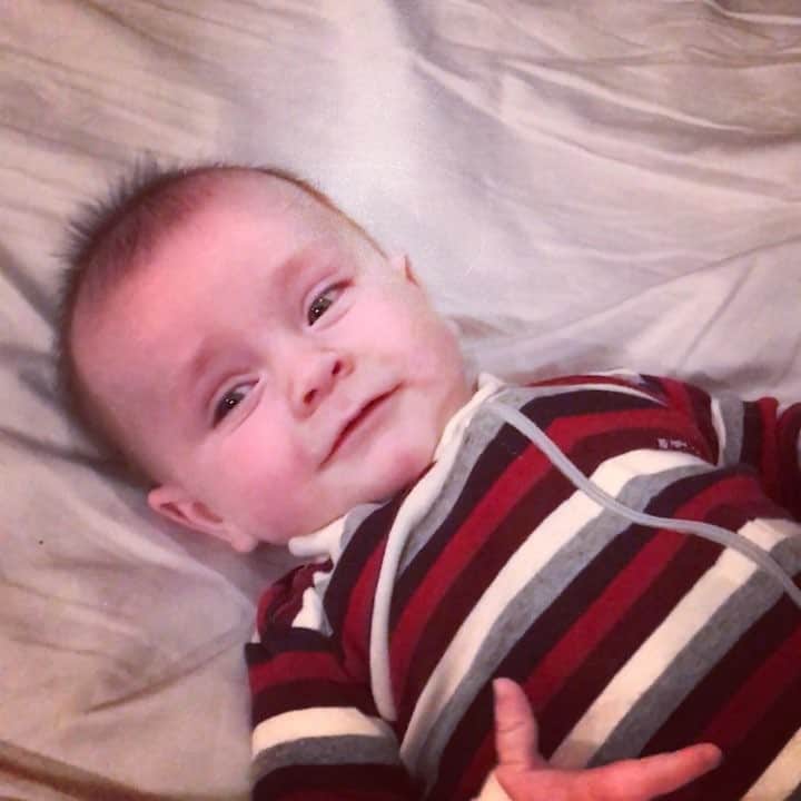 のインスタグラム：「We caught a milestone on camera! 🎉🎊💃」