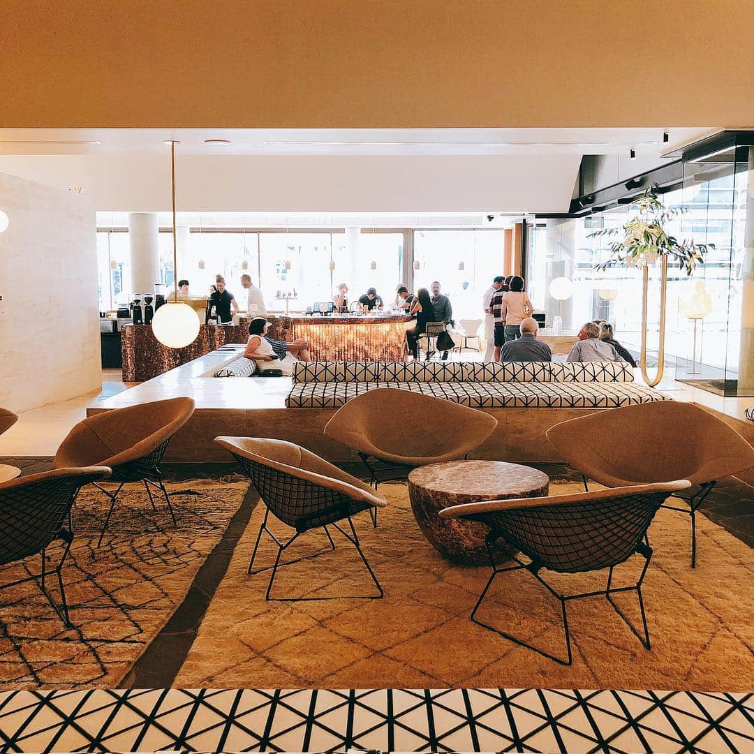 のインスタグラム：「#brisbane #newhotel #thecalile #ブリスベンに出来たばかりのホテル #センス抜群 #プールもいい」