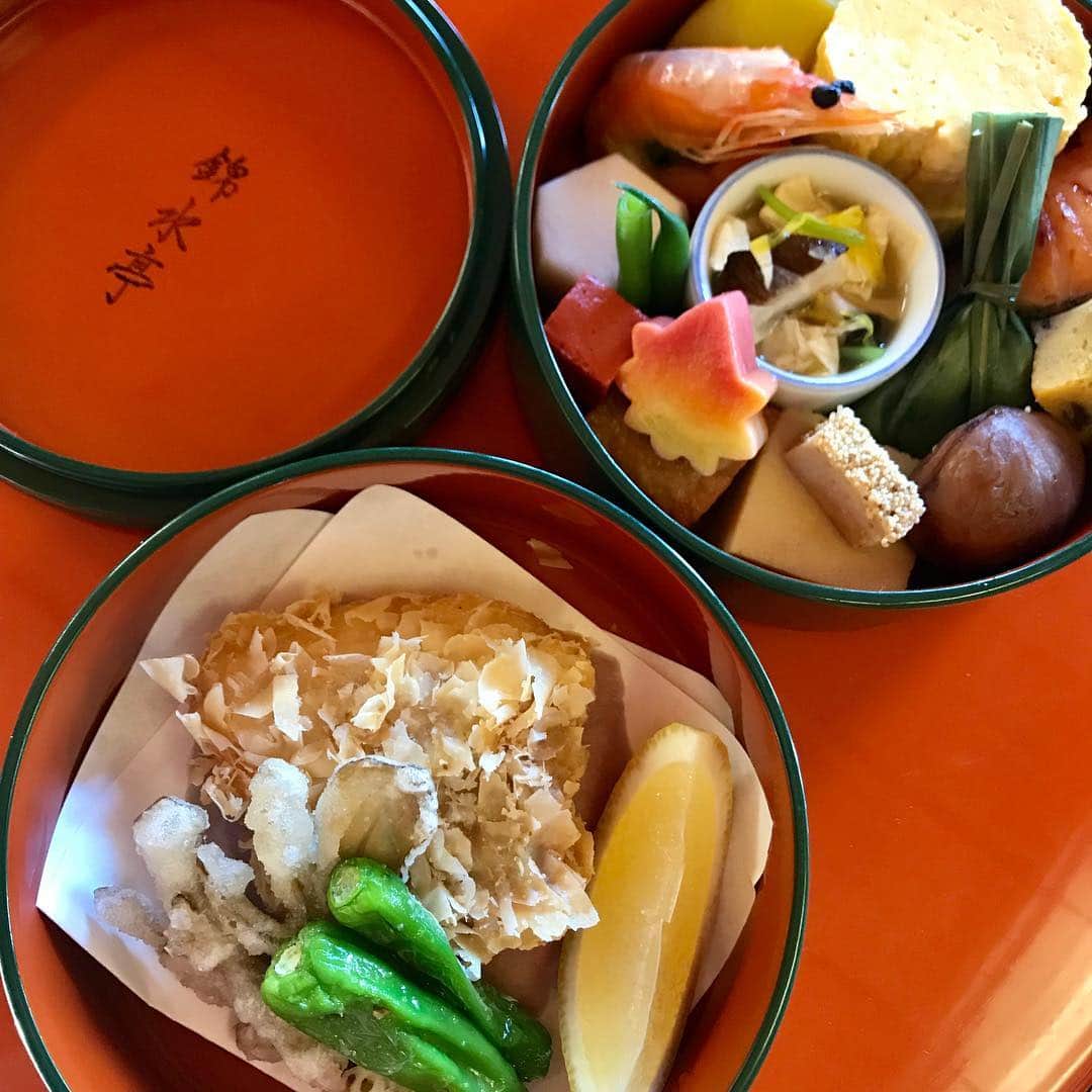 田中ウルヴェ京さんのインスタグラム写真 - (田中ウルヴェ京Instagram)「週末は、京都の長岡京の錦水亭へ。 色とりどり美しくて、美味しくて。 １つ１つの食材の味を堪能できるのは最高です。#錦水亭 #長岡京 It’s always great to be there. One of the best Japanese restaurants, Kinsuitei, is in Nagaoka kyo, Kyoto. #Kinsuitei #Nagaokakyo #Kyoto」11月26日 8時35分 - miyako.tanaka.oulevey