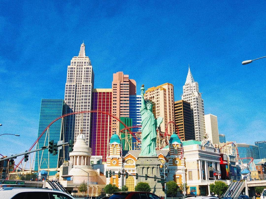 広瀬未花さんのインスタグラム写真 - (広瀬未花Instagram)「VEGAS.  大人の遊園地🎡🎢 ・ ・  #travel #memories  #lasvegas  #vegas #photography  #good #trip #アメリカ西海岸 #旅と写真」11月26日 10時29分 - micahirose