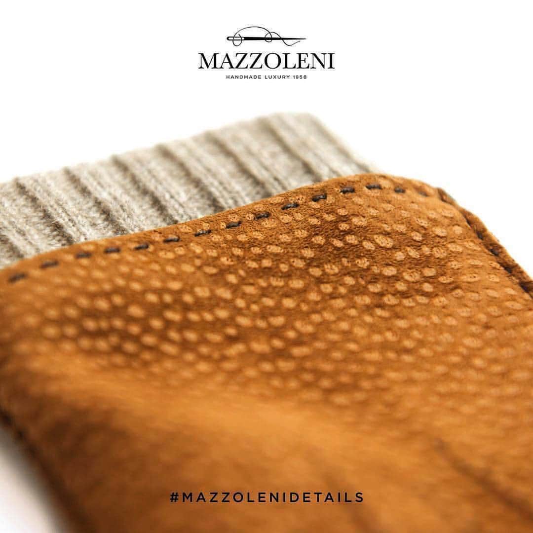 マッツォレーニさんのインスタグラム写真 - (マッツォレーニInstagram)「#Repost @mazzolenigloves ・・・ Each Mazzoleni Maison’s glove is totally handmade, choosing the most precious cashmere and leather. They become unique with the touch of our virtuoso artisans. #mazzolenigloves  #mazzolenigloves #creed #gloves #dandy #sartorial #leathergloves #pitti #gentleman #italianstyle #driving #sartorial #vintage #artisan #classicelegance #handmade  #luxury #luxurylife #dandystyle #가죽장갑 #dapper #bespoke #dandy #madeinitaly #craftsmanship  #dandy #dapper #italianstyle #가죽장갑 #革手袋 #Lederhandschuhe #кожаныеперчатки #皮手套 #carpinchos #charpinchosgloves」11月26日 19時56分 - mazzolenigloves