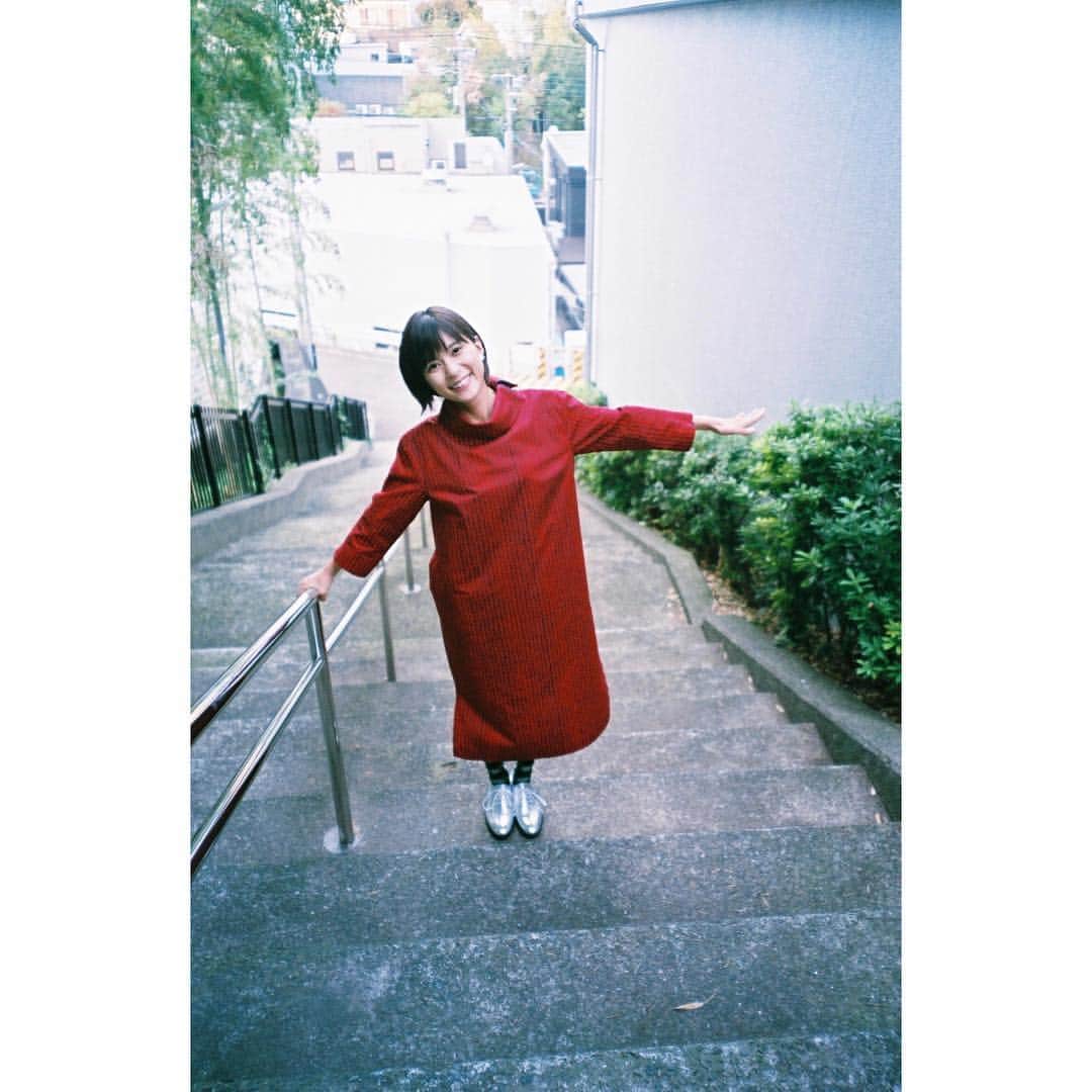 芳根京子さんのインスタグラム写真 - (芳根京子Instagram)「髪が短くなって 初めてのNewDays☺︎ #film #NewDays」11月26日 20時22分 - yoshinekyoko
