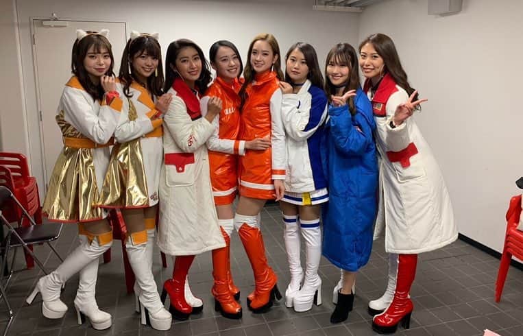 澤井玲未さんのインスタグラム写真 - (澤井玲未Instagram)「#TGRF 2018 皆さん今シーズンもありがとうございました✨ . イベントなどでもお世話になった皆様ともお写真撮らせて頂きました😊📸 . 本当にありがとうございました❣️ . #tgrf2018 #TOYOTA #lexus#teamtoms#tomsracing#jmsgg#jmsgaragegirls#race#sgt#gt500#racequeen#トヨタ#トヨタガズーレーシング #レクサス#トムス#トムスレーシング#レースクイーン」11月26日 22時35分 - lemi_cruva