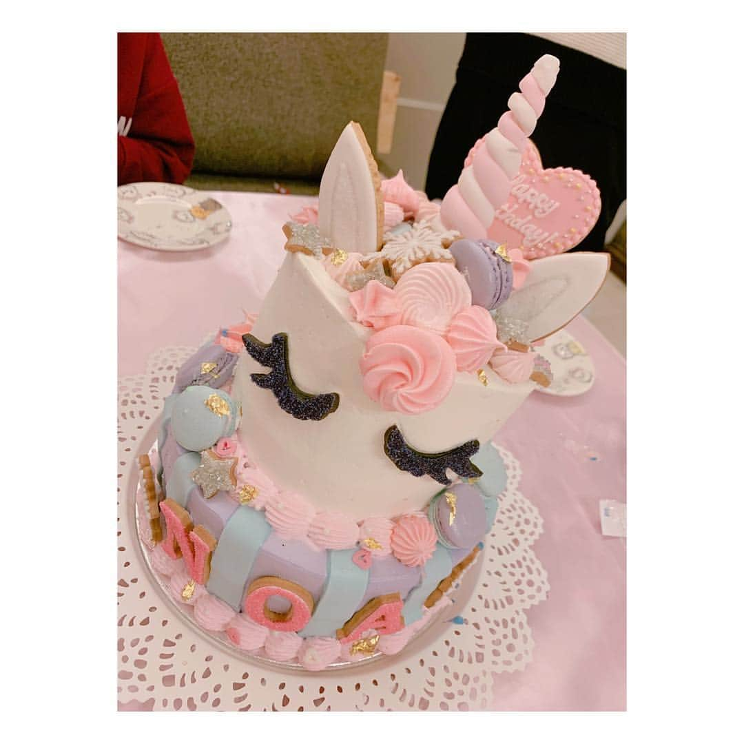 辻希美さんのインスタグラム写真 - (辻希美Instagram)「🦄ユニコーン🦄 birthdayケーキは#ai_okada_ さんにオーダーして作って頂きましたଘ(੭´ ꒫`)੭̸*💕✨ #希空 #11歳 # birthday #happybirthday #ケーキ #登場 #ユニコーンケーキ #🦄 #オーダーメイドケーキ  #可愛すぎる #素敵過ぎる #食べるのもったいない #けど #美味しく頂きました #希空感動 #私も感動 #ありがとうございました」11月27日 0時05分 - tsujinozomi_official