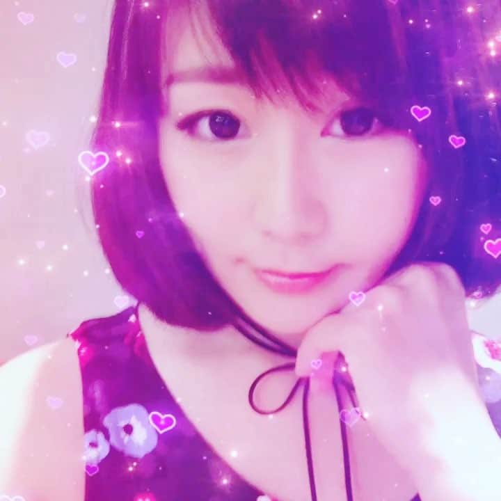 明里ともかのインスタグラム：「moving  #明里ともか #pink」
