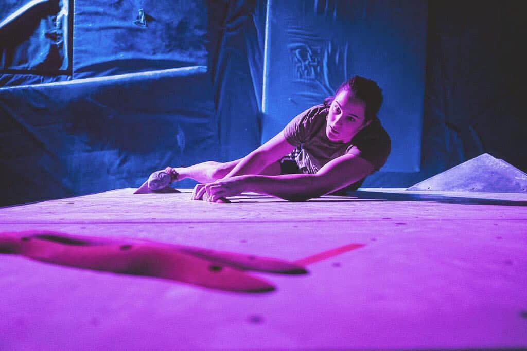 ユリア・クルーダーのインスタグラム：「That was fun! ✨ I somehow finished 2nd at the last bouldering #nationals 💪🏻💪🏻 • @scarpaspa  #slovenijapleza #climbing #climb #climbingtraining #bouldering #girlswhoclimb #climbing_lovers #climbing_worldwide #climbing_is_my_passion #climbinggirl #climbing_photos_of_instagram」