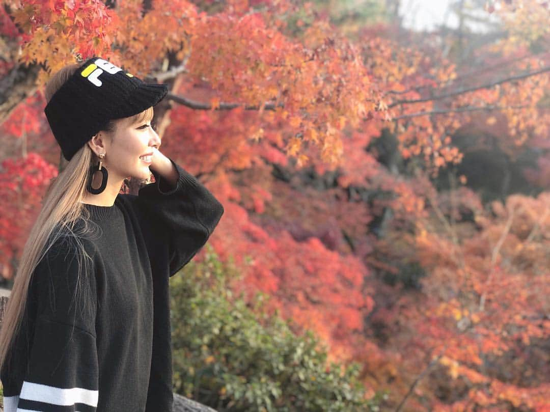 吉川ちえさんのインスタグラム写真 - (吉川ちえInstagram)「さらば🙋‍♀️京都🍁💕 紅葉の満開は週末っぽい😉✨ 次は桜みにいきたいな～🌸 . 弾丸京都旅行🚄楽しかったな❤️ . #京都 #京都旅行 #京都観光 #東福寺 #紅葉 #インスタ映えスポット #ハマダの髪の毛 #もみじ色」11月27日 22時33分 - yoshikawachie_16