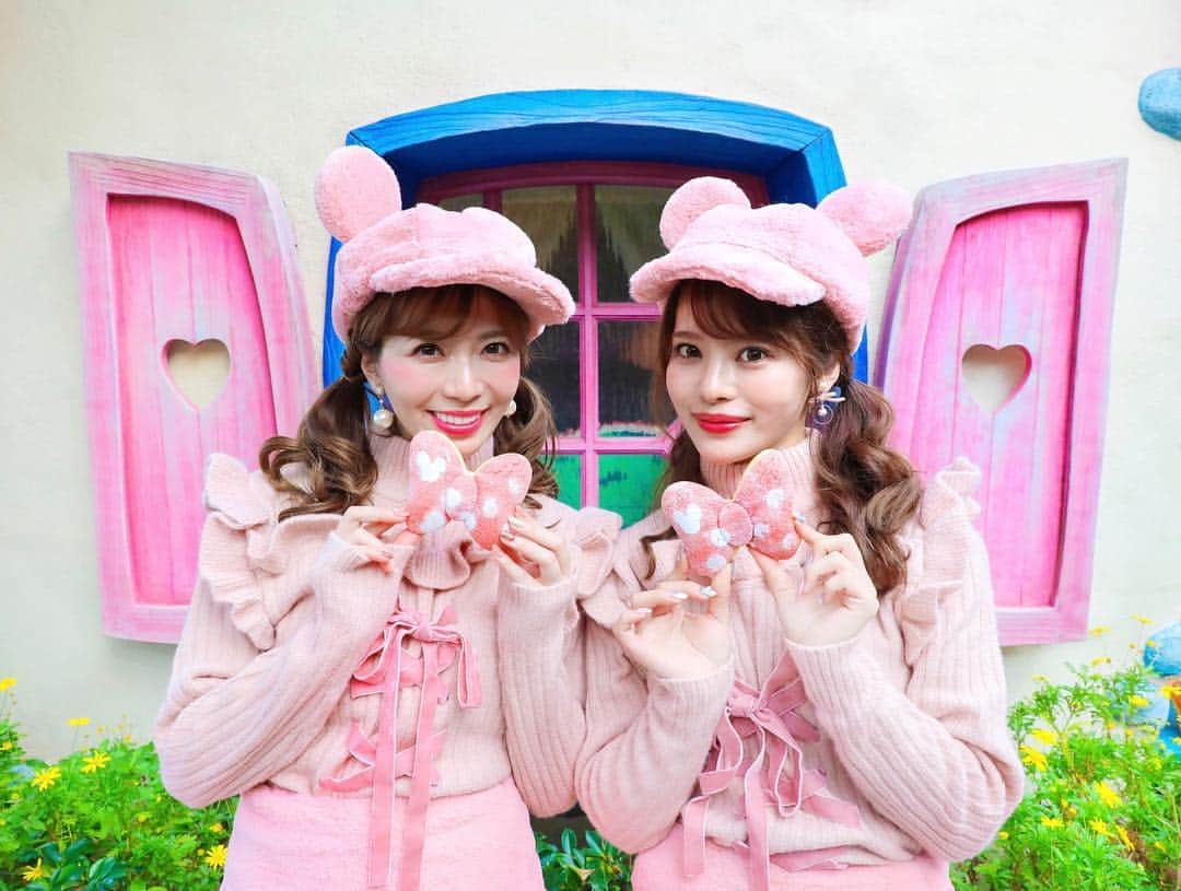 あいにゃんさんのインスタグラム写真 あいにゃんinstagram もふもふピンクキャップのお揃いコーデをしてディズニーを満喫ーっっ ディズニーだもんっ 女の子同士だもんっ 思いっきり 可愛い ことしなくっちゃ損だよねっ みー