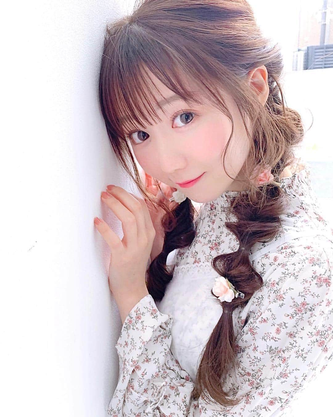 大谷映美里さんのインスタグラム写真 - (大谷映美里Instagram)「🌸🌼🌸🌼 ㅤㅤㅤㅤㅤㅤㅤㅤㅤㅤㅤㅤㅤ みつあみヘア👧🏻🎀💕 お花いっぱいつけていただきました💐✨ ㅤㅤㅤㅤㅤㅤㅤㅤㅤㅤㅤㅤㅤ #わたるマジック#みつあみアレンジ#andgeebee」11月27日 22時32分 - otani_emiri