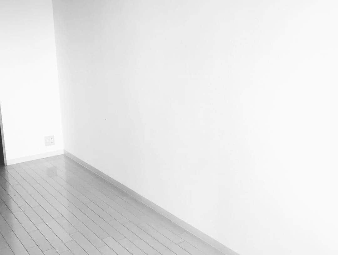 柴咲コウさんのインスタグラム写真 - (柴咲コウInstagram)「友人の家を片付けに行った。 素敵な壁面収納が出来上がりました😝 #人の家 #片付け #myholiday #趣味 #断捨離#beforeandafter」11月27日 22時43分 - ko_shibasaki