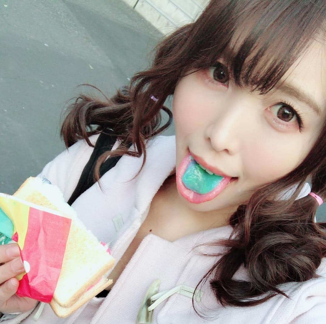 新村あかりのインスタグラム：「めっちゃ映えやん？？？」
