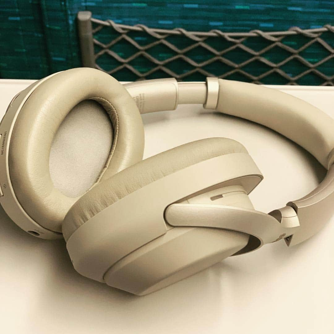 tofubeatsさんのインスタグラム写真 - (tofubeatsInstagram)「BULLET TRN #wx1000xm3 #sony #wireless #headphone #ad」11月27日 17時34分 - tofubeats