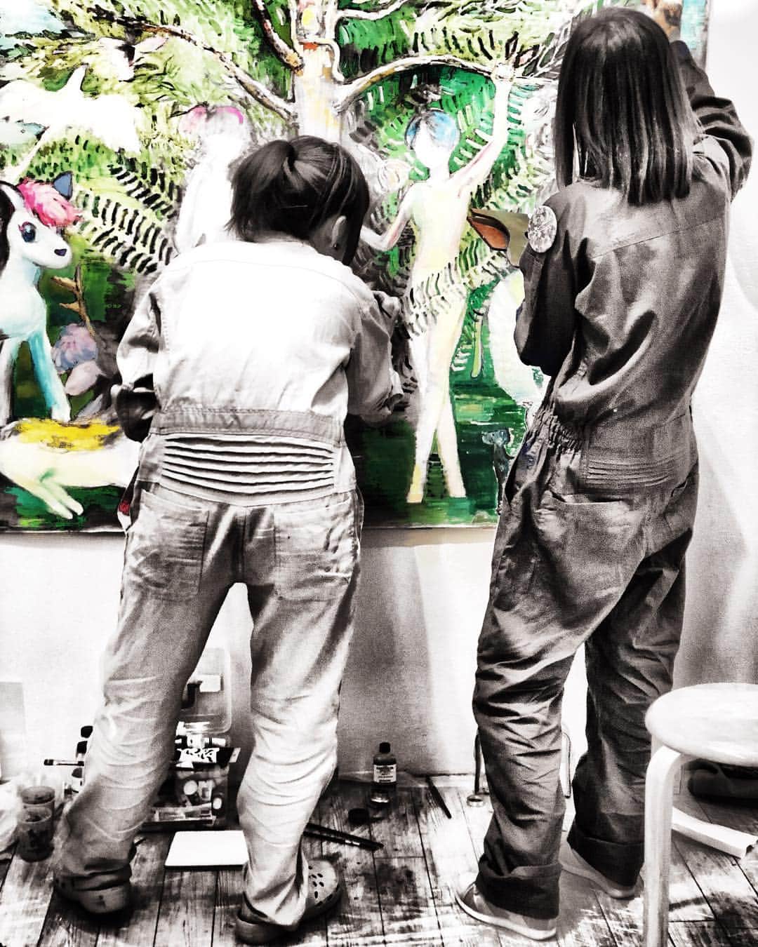growthのインスタグラム：「新宿眼科画廊で二人展やっていました。 実際に観るともっとアートな良さが伝わってきます。明日までだそうです。 #shinjuku #kabukicho #tokyo #新宿 #歌舞伎町 #macominami」