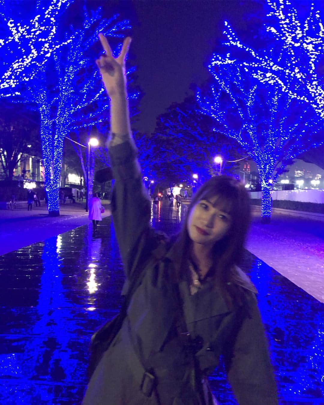 生見愛瑠さんのインスタグラム写真 - (生見愛瑠Instagram)「やっと、、、☺︎((幸  #青の洞窟 #イルミネーション」11月27日 20時37分 - meru_nukumi