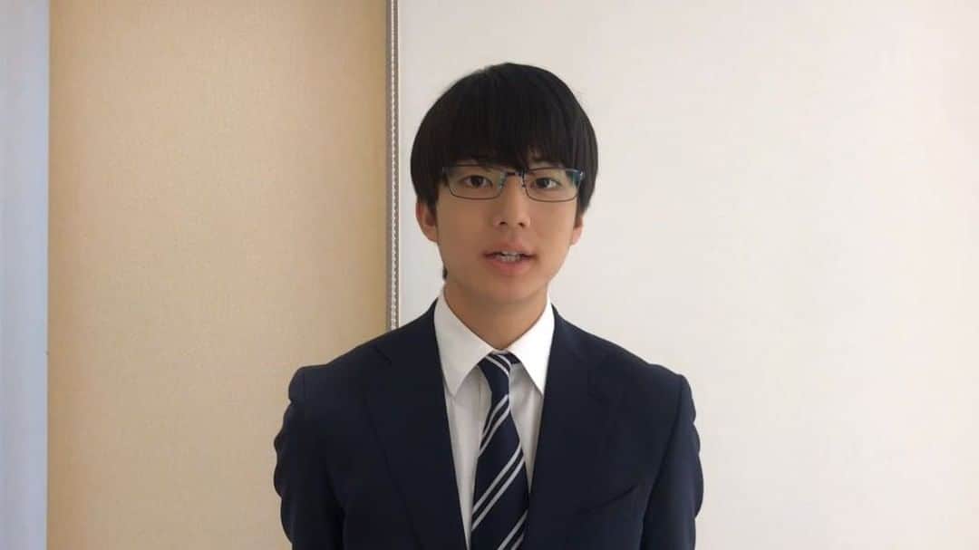 伊藤健太郎のインスタグラム：「伊藤健太郎が虹川亜樹人役で出演中の『ルームロンダリング』第4話をご覧いただきありがとうございます！ 12/5〜 #TSUTAYAプレミアム 限定エピソード配信開始！ . そして、ドラマでは初主演を務める『この恋はツミなのか⁉︎』第1話は MBS 12/2(日)深夜24:50~ TBS 12/4 (火)深夜25:28~ . めがねメガネ眼鏡👓 お楽しみに！！ . @aoao_tt_  @mbs_dramaism @roomlaundering  #aoao #伊藤健太郎  #ルームロンダリング  #この恋はツミなのか MBS：12/2 TBS：12/4 #恋ツミ  #将棋  #めがね健太郎  #アシガールSP  #アシガール  #黒島結菜 さん #若君  #アシラバ  #G健太郎 発売中 #G健太郎写真展  #もふもふモフモフ  11/28 23:55 #今日から俺は 12/2 #ツンツン頭は地毛  #ういらぶ  #ベッベッベイベー  #プレカトゥスの天秤  #ガチャピン さん‬ ‪#ムック さん‬ #続時をかける少女 DVD発売中  #覚悟はいいかそこの女子  #コーヒーが冷めないうちに  #ムビふぁぼ 12/17 24:58 #健太郎ANN0 12/22  #健太郎ANN0初回DVD発売中 #忍べ右左エ門  12/19」