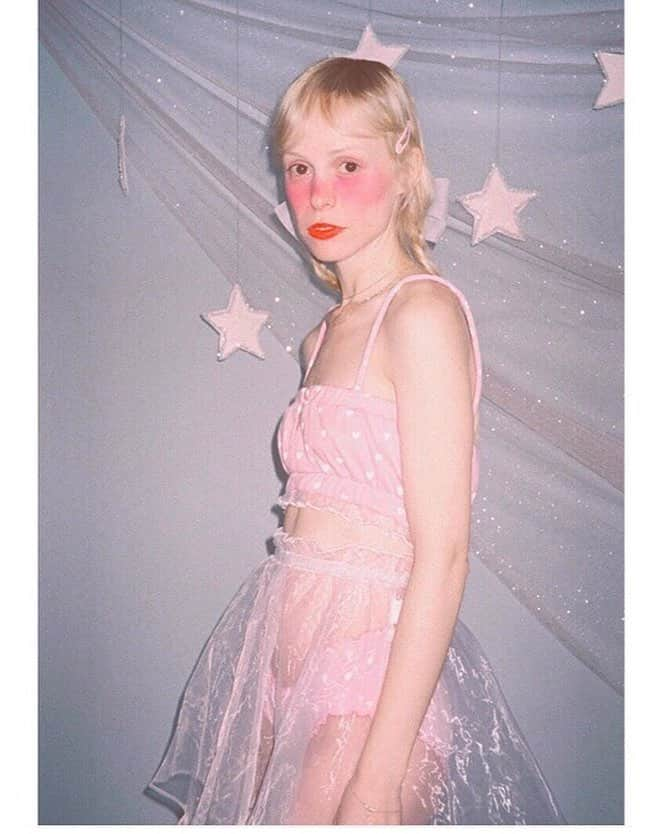 ペティート・メラーさんのインスタグラム写真 - (ペティート・メラーInstagram)「@evewear」11月28日 7時58分 - petitemeller