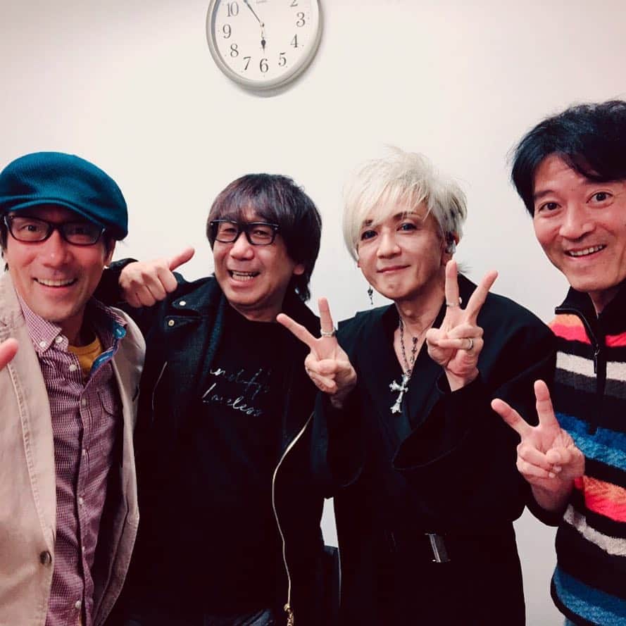 木根尚登のインスタグラム：「先日幼馴染のライブの千秋楽行って来ました。開演前に久しぶりの大ちゃん、ゴローちゃん、寺脇くんとのフォーショット。ライブは最高にかっこよかった！本当に素晴らしかったよ。彼はやはりシンセの音が合うね。そんな今日はテッチャンの還暦の誕生日。おめでとう！ #tmnetwork」