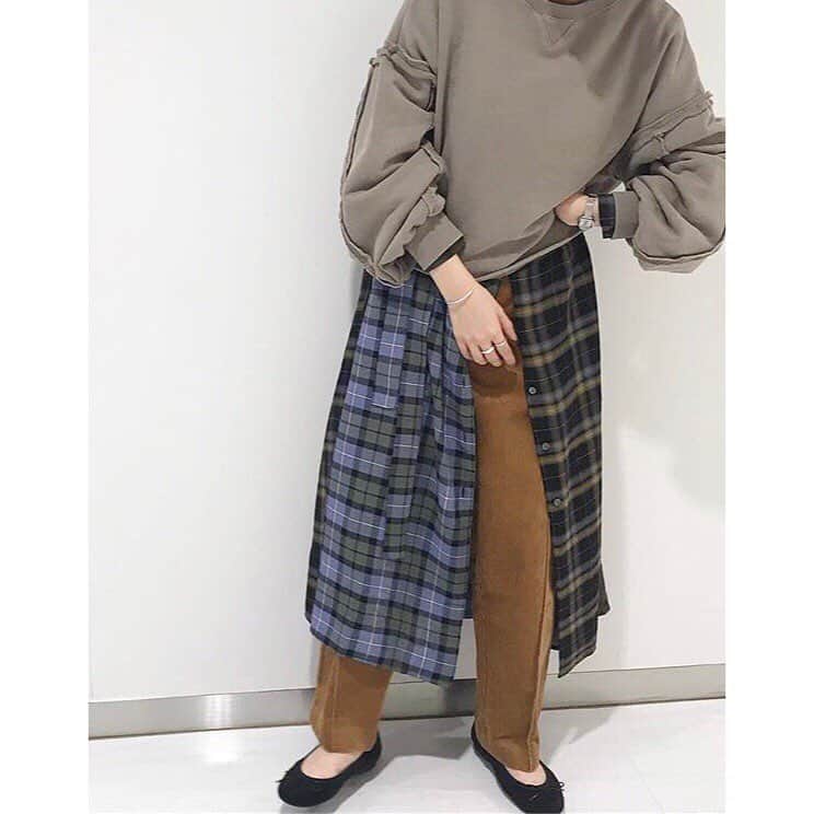 のインスタグラム：「_ 【new arrival】 _ KB86-21S030 ダメージリメイクスウェット ¥5900＋tax _ #kbf #newarrival #sweatshirt  #instagood #kbf_ootd」