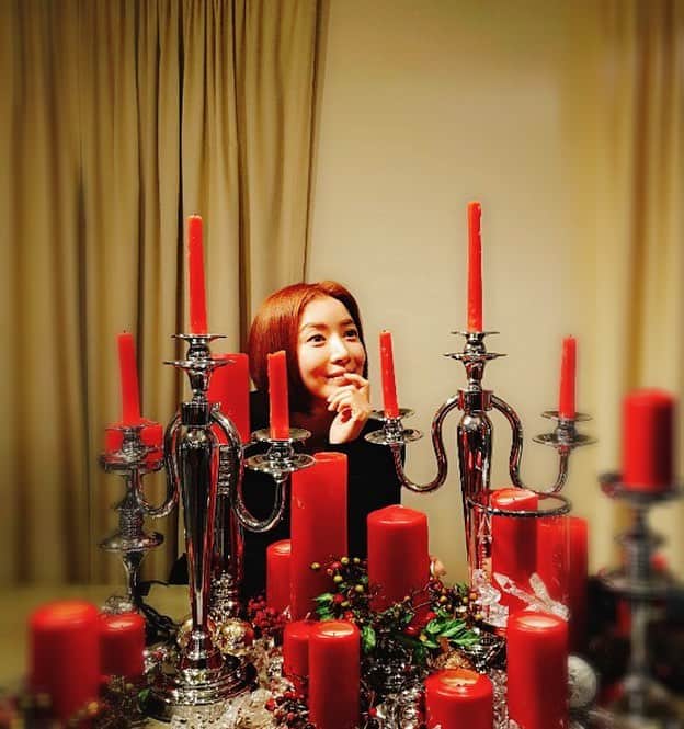 ユン・セアさんのインスタグラム写真 - (ユン・セアInstagram)「#sky캐슬#촬영준비중🎥 촛불을켜주오~~~😘」11月28日 9時34分 - loveyoonsea