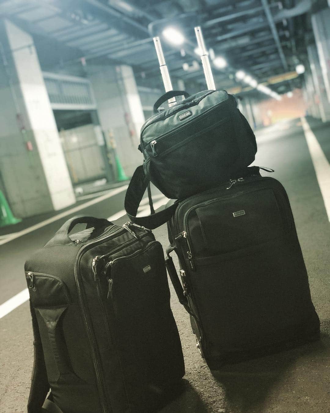 TANYのインスタグラム：「today's photo bags  #thinktank #thinktankphoto #カメラバッグ #さいたまスーパーアリーナ」