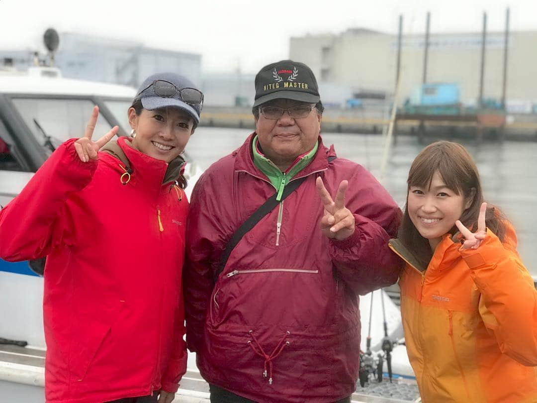 関西テレビ「釣りたガール！」さんのインスタグラム写真 - (関西テレビ「釣りたガール！」Instagram)「✔︎﻿ 広島県で青山ハルちゃん @haru32512 ﻿ ﻿ と一緒にロケしてます🎣﻿☺️💕 ﻿ 船の常連、鈴木さんにレクチャーしてもらって﻿ ﻿ たくさん釣れました🤤﻿ ﻿ 船の上から見る安芸の宮島もキレイでしたよ🦌🍁﻿ ﻿ ロケの模様はストーリーにも載せてまーす📱﻿ ﻿ #釣りたガール #広島 #海斗 #草津漁港 #メバル #ウマヅラハギ #エサ釣り #青山ハル ちゃん #肝パン #食べたい #釣り #釣り女子 #釣り好きな人と繋がりたい #それでも釣りに行く #fishing #angler #fishinglife」11月28日 19時28分 - tsurita_girl