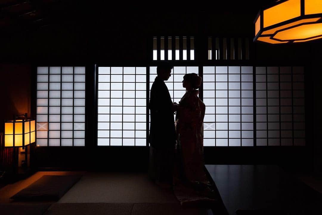 ザ・リッツ・カールトン東京 ウエディングのインスタグラム：「日本料理「ひのきざか」の個室は、和装で行うプレシューティングにぴったりの空間👘🗻 #リッツカールトン東京 #ジェニュインウエディング #ホテルウエディング #ritzcarltontokyo #genuinewedding #wedding」