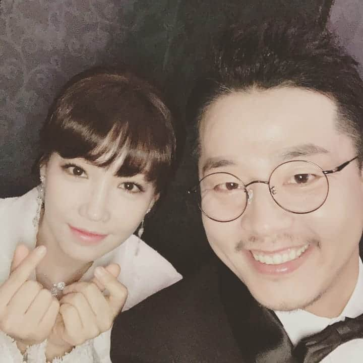 キム・ジュノさんのインスタグラム写真 - (キム・ジュノInstagram)「이유리동생 머리보다  2.5배 시상  축하하자나  #이유리#너무앞#왕머리」11月28日 22時21分 - charliekimi