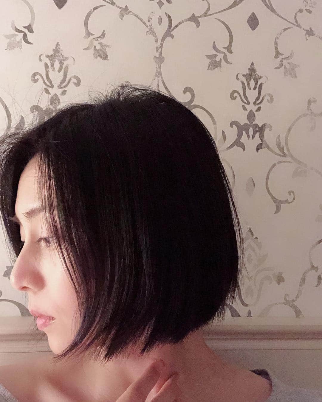 柴咲コウさんのインスタグラム写真 - (柴咲コウInstagram)「少し髪を揃えて、 撮影に備えます。 おやすみなさい🌙 #日々 #日日是好日 #こうくらす #decor #goodnight」11月28日 22時39分 - ko_shibasaki