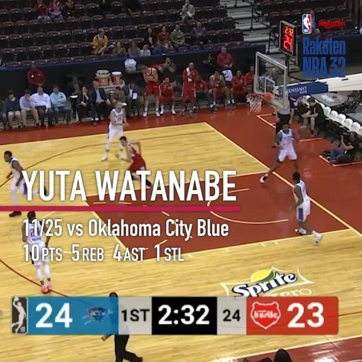 Rakuten NBA 32のインスタグラム：「. Memphis Grizzliesの傘下、Memphis Hustleで 活躍している渡邊雄太選手のハイライトをご紹介！ . ■11月25日(現地時間) ■Memphis Hustle vs Oklahoma City Blue ■出場:31分 ■スタッツ:10PTS 5REB  4AST 1STL . 11月25日(現地時間)のOklahoma City Blue戦に出場した渡邊雄太選手は、フィールドゴール10本中4本成功の10得点、5リバウンド、4アシスト、1スティールを記録しました！ . この日の試合では、2本の3ポイントシュートや豪快なボースハンドダンク、流れの中でチームメイトと連携したシュートを決めるなど存在感を示しましたが、残念ながらチームは104-114で敗れてしまいました。 . それでも渡邊雄太選手は、ここ数試合30分以上プレーすることが続いており、チームの主軸として活躍しています！ . 楽天NBA32では、渡邊雄太選手の試合ハイライトをお届けしていきます。 今後も渡邊雄太選手の活躍に、ぜひご注目ください👀✨ . ------------------- 楽天NBA32ではNBAの最新情報を発信しています。 選手インタビューやバスケアイテムの紹介など、耳寄り情報が盛りだくさん！ NBAの最新情報をゲットしたい方は @rakuten_nba32 をフォロー！ 試合のハイライトは #rakutennba32_highlight をチェックしてください。 -------------------- . #nba #nbabasketball #RakutenTV #rakutennba32 #楽天TV #楽天NBA32#バスケ #バスケ🏀 #バスケットボール #バスケ女子 #バスケ好きな人と繋がりたい #バスケしたい #バスケ部 #バスケ観戦 #MemphisGrizzlies #MemphisHustle #YutaWatanabe #グリズリーズ #渡邊雄太」