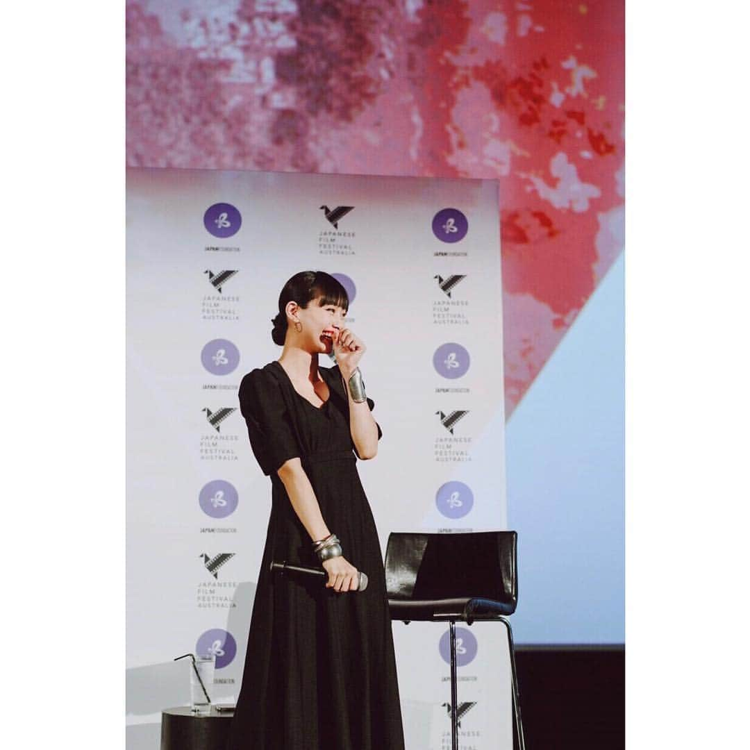 忽那汐里さんのインスタグラム写真 - (忽那汐里Instagram)「thank you for coming. it was a special night. 📷 @japanesefilmfest」11月29日 11時13分 - shiolikutsuna