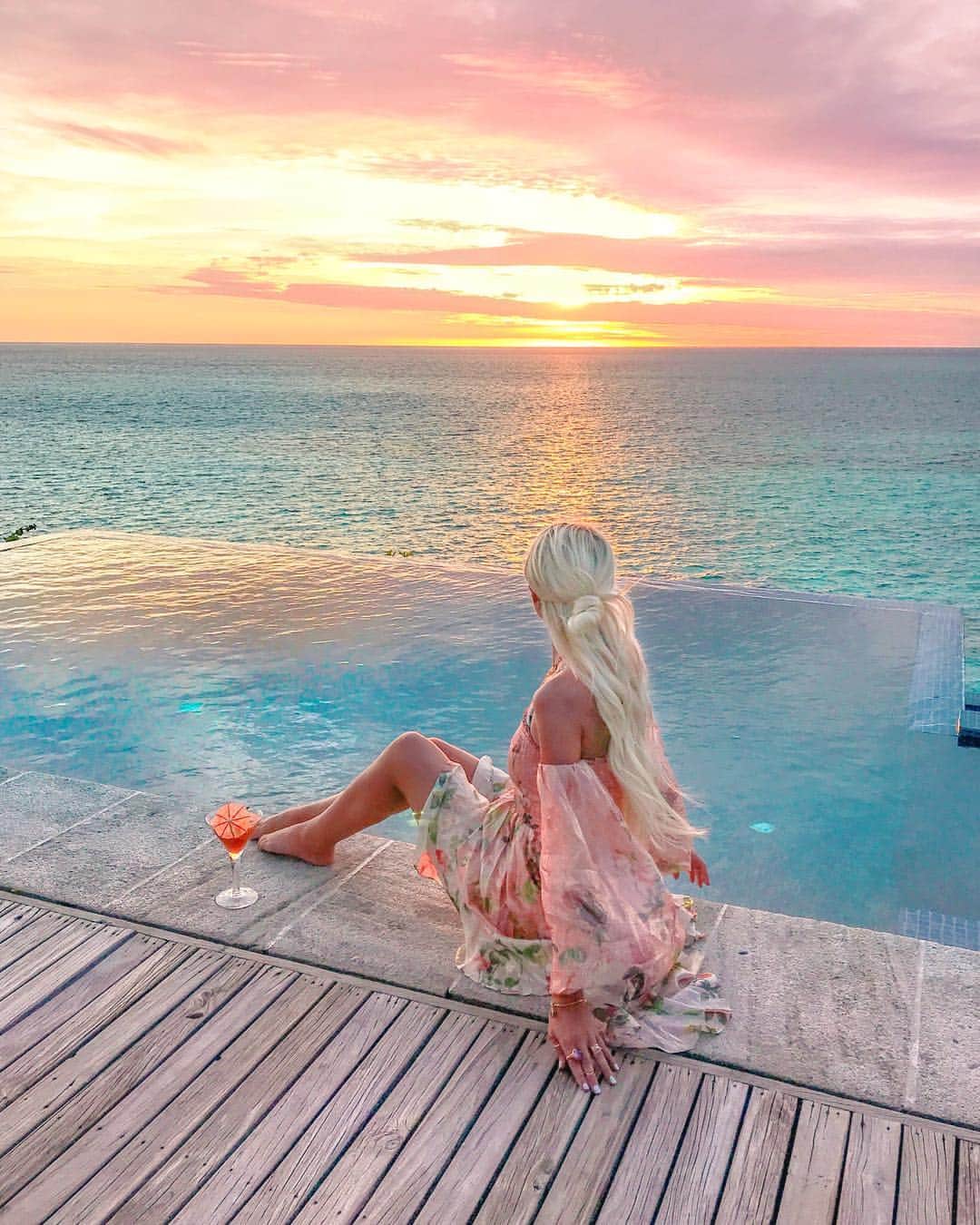 のインスタグラム：「I will always believe in magic ✨its everywhere I look 🌟 Wearing @rococosand_ dress at @fujifilmx_au #FujiIlsland 🌴  Outfit details 👉🏼 http://liketk.it/2ywk4 #liketkit @liketoknow.it . #fiji #island #privateisland #GLLsunsets #sunsetlovers #gypset #travel #solotravel #sunset #luxuryworldtraveler #wonderfulplaces #paradise #love #rococosand #islandstyle #resortstyle」