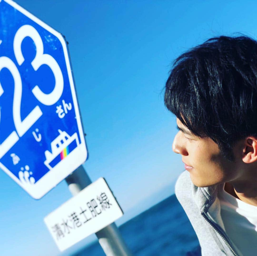 TBS「中学聖日記」さんのインスタグラム写真 - (TBS「中学聖日記」Instagram)「. 久々の横顔晶シリーズ。  来週の９話は島です。  海の綺麗なロケ地が沢山🏝  #tbs #火曜ドラマ #中学聖日記 #有村架純 #岡田健史 #町田啓太 #マキタスポーツ #岸谷五朗 #吉田羊 #夏川結衣 #火曜 #第9話 #12月4日  #よる10時 #横顔晶 #海の県道223号」11月29日 8時11分 - chugakuseinikki_tbs