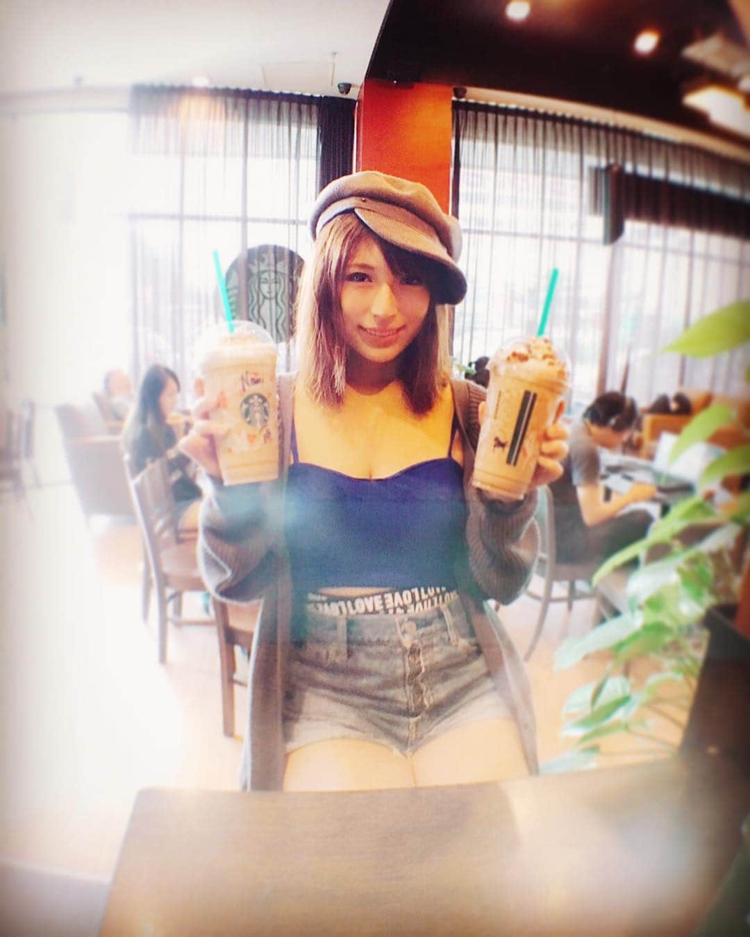 星野ナミのインスタグラム：「Love🧡 #malaysia 🇲🇾 #starbucks 🥤」
