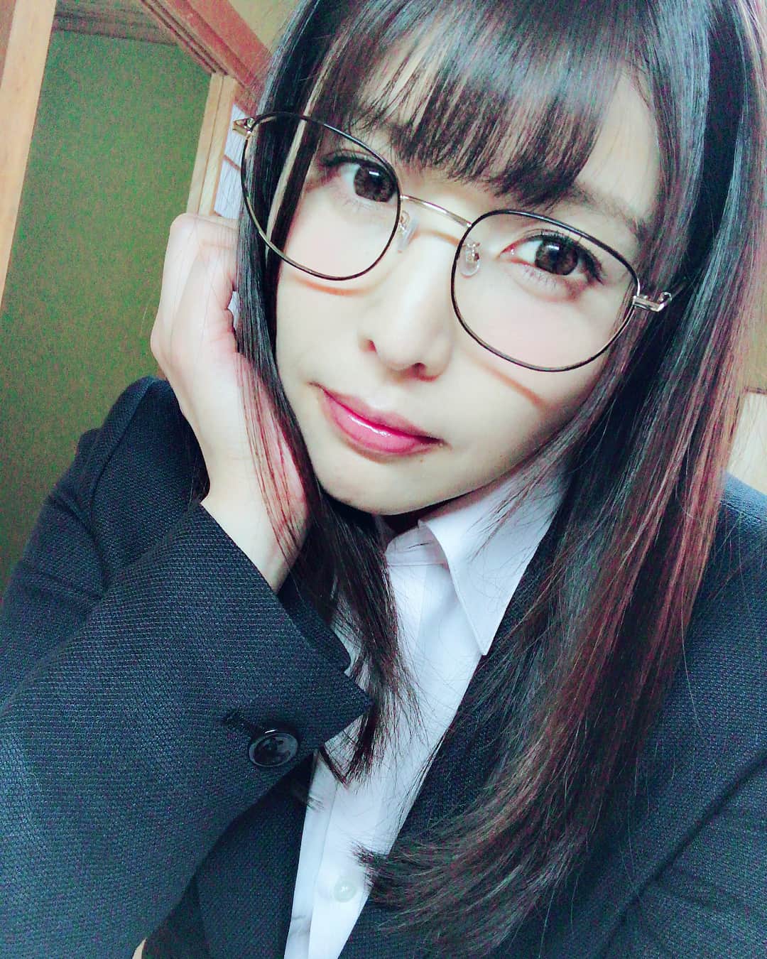 新村あかりのインスタグラム：「昨日はAVSさんで撮影でした！ 緊縛してきました♡（その画像は無いのですが、、） コスプレは衣装プレゼント用の撮影だけだったのですが、なかなかと可愛かったので載せてみました😭♥️ モーターショーにいつか出てみたい😊✨」